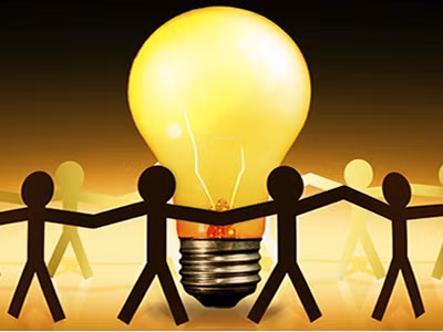 Về nghề nghiệp: Những người sinh ngày 31/5 thường khá hợp với công việc đòi hỏi cần có tính sáng tạo. Do vậy, bạn sẽ gặt hái được thành công đáng kể trong lĩnh vực hội họa, âm nhạc hay phát minh.