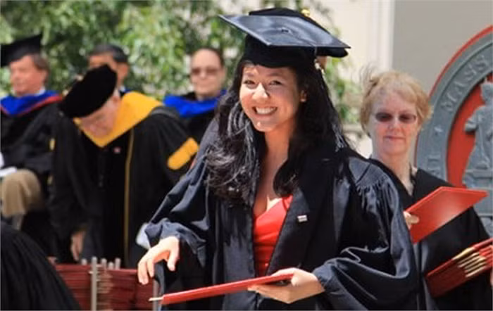 Lê Diệp Kiều Trang (Christy Lê) là ái nữ của ông Lê Văn Trí, phó tổng giám đốc Công ty Cổ phần Casumina.