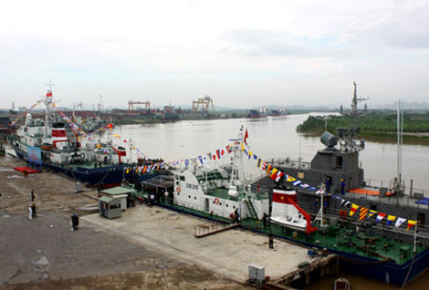 3 chiếc tàu hiện đại của CSB Việt Nam trên cầu cảng của Nhà máy Z173.