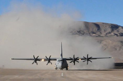 Tình hình tranh chấp biên giới Ấn, Trung vẫn chưa có dấu hiệu "hạ nhiệt". Tuần qua, lần đầu tiên Ấn Độ điều máy bay vận tải C-130 hạ cánh xuống sân bay nằm cách không xa khu vực tranh chấp 2 nước.