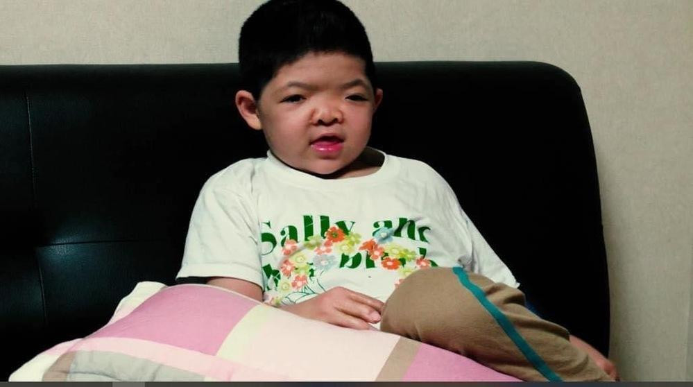 Ảnh hiếm đáng yêu ngày nhỏ của con trai nghệ sĩ Quốc Tuấn Anh hiem dang yeu ngay nho cua con trai nghe si Quoc Tuan