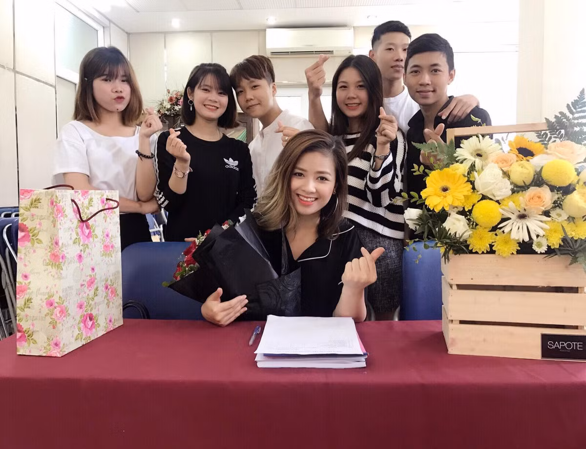 Duong Hoang Yen di day 10 nam: Muon bung chay, tang xong-Hinh-2