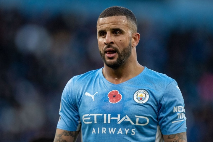 Kyle Walker trải qua ca phẫu thuật ở háng sau trận derby Manchester hôm 2/10. Anh đã không thi đấu trong 1 tháng qua và dù sắm vai trụ cột, nhưng Walker có nguy cơ bị HLV Gareth Southgate gạch tên do vấn đề thể lực.