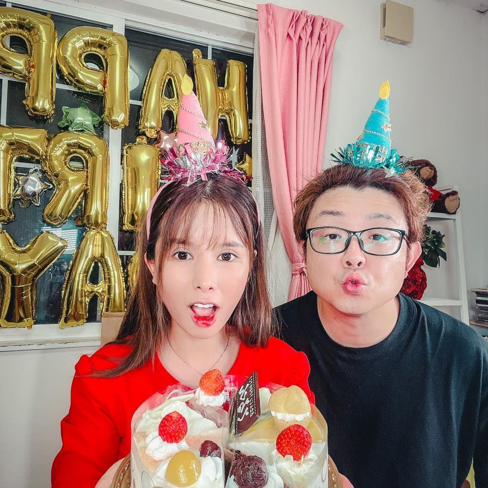 Ba Nhan Vlog lo mat moc, nhan sac that gay to mo-Hinh-4