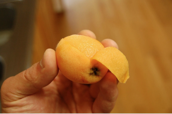 Hoa quả nhà giàu giá cao ngất ngưởng vẫn "cháy" hàng ảnh 6