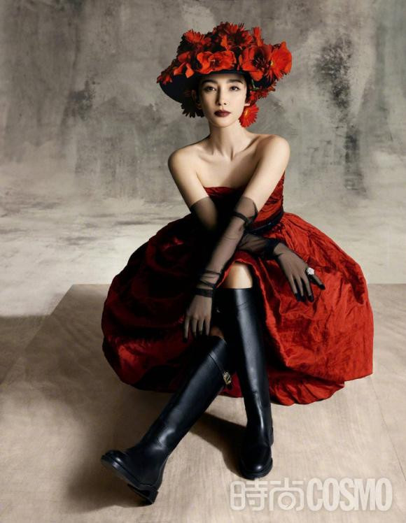 Hiện tại, diễn viên Lý Băng Băng có rất nhiều điều như sắc đẹp, sự nổi tiếng, giàu có, được khán giả cùng truyền thông yêu thích và kính nể. Tuy nhiên, cô lại chọn việc sống độc thân, không kết hôn. Nữ diễn viên từng chia sẻ về dự tính để lại toàn bộ tài sản cho các cháu ruột của mình.