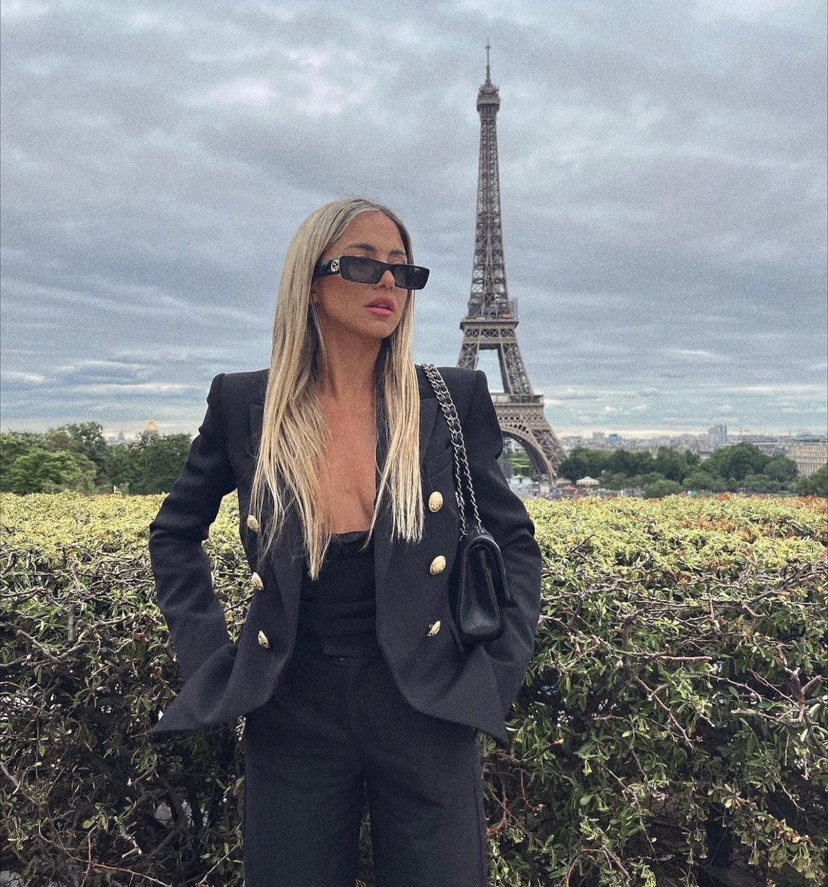 Dù có năng khiếu thể dục thể thao nhưng sau cùng, người đẹp 9X lựa chọn theo nghề người mẫu. Nhờ sở hữu thân hình nóng bỏng và gương mặt cuốn hút, cô nàng nhanh chóng giành được những thành công nhất định.