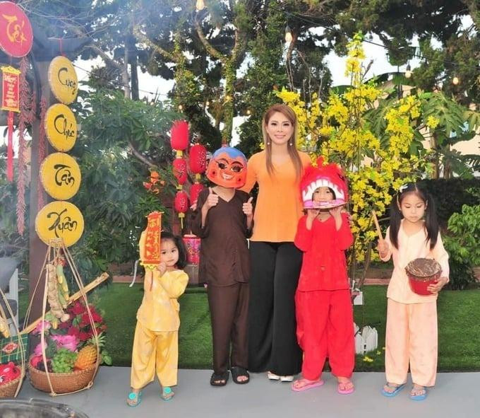 Nghe si hai ngoai don Tet: Dam da vi co truyen-Hinh-8