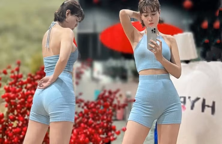 Làn da trắng mịn không tỳ vết cũng là điểm cộng lớn của bà mẹ 2 con.