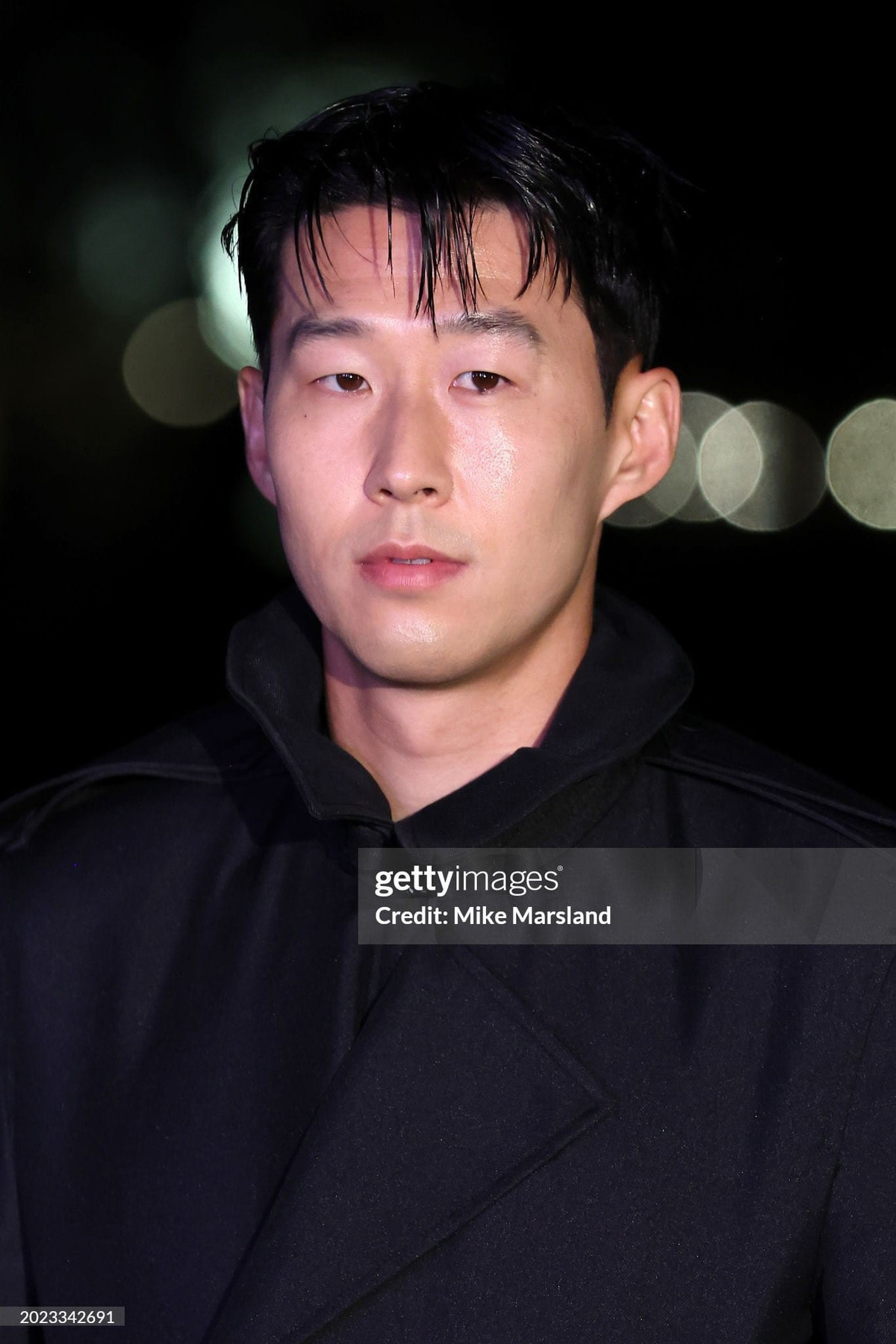 Son Heung Min quay lại khoác áo Tottenham Hotspur thuộc khuôn khổ giải Ngoại hạng Anh và tham gia các sự kiện thời trang. Không chỉ nổi tiếng trên sân cỏ, Chiếc giày vàng Premier League 2021-2022 lọt vào “mắt xanh” của nhiều ông lớn trong ngành thời trang và đang là đại sứ cho Burberry và Calvin Klein. Ảnh: Getty.