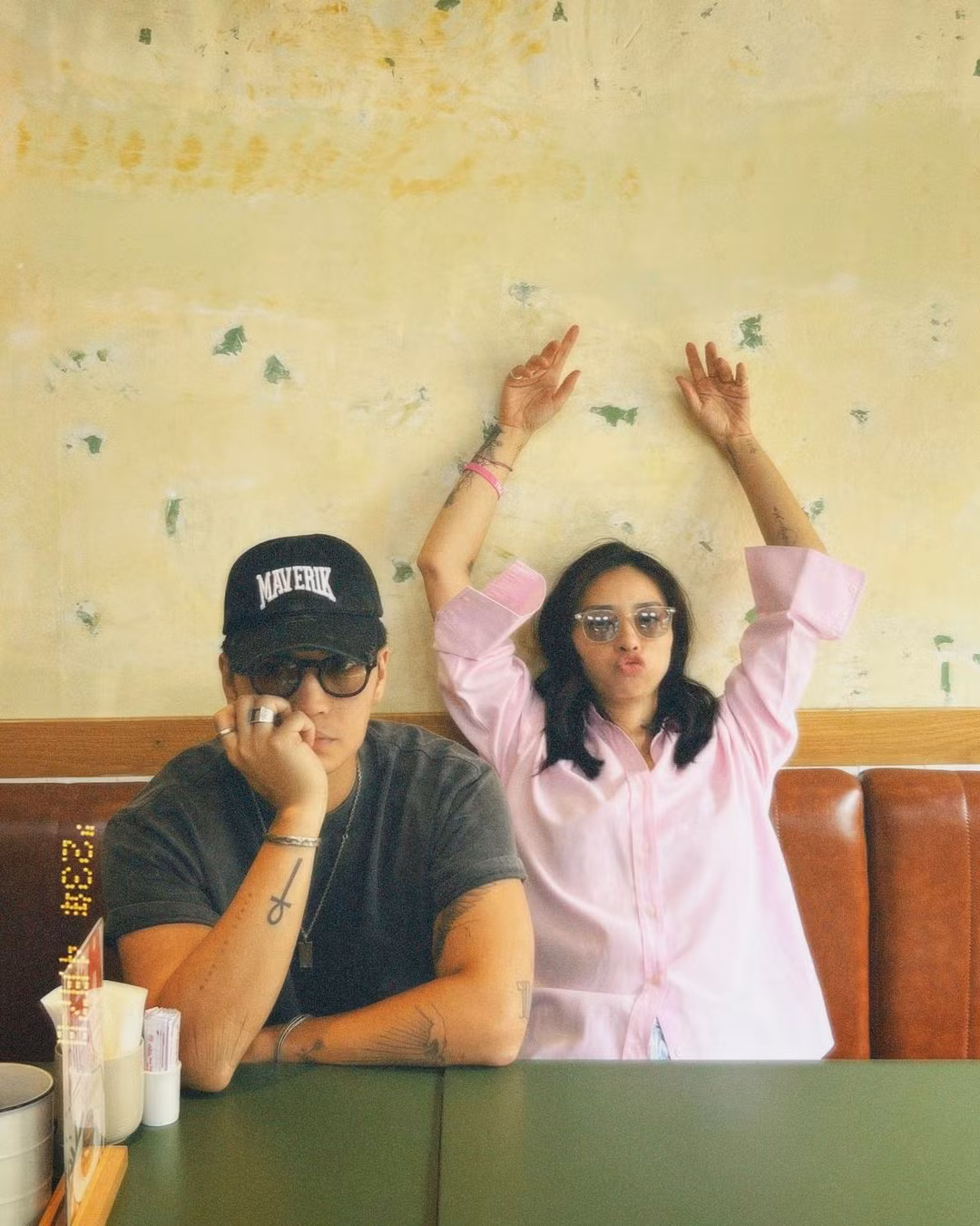 Ngo Thanh Van khoe khoanh khac tinh tu ben chong nhu moi yeu-Hinh-3