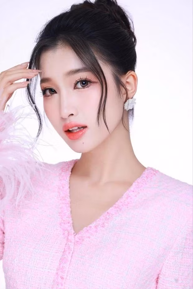 Nhan sac A hau Phuong Nhi qua camera thuong gay thuong nho-Hinh-4