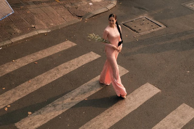 Hoa hau bien Ninh Hoang Ngan dien ao ba ba xuong pho-Hinh-7