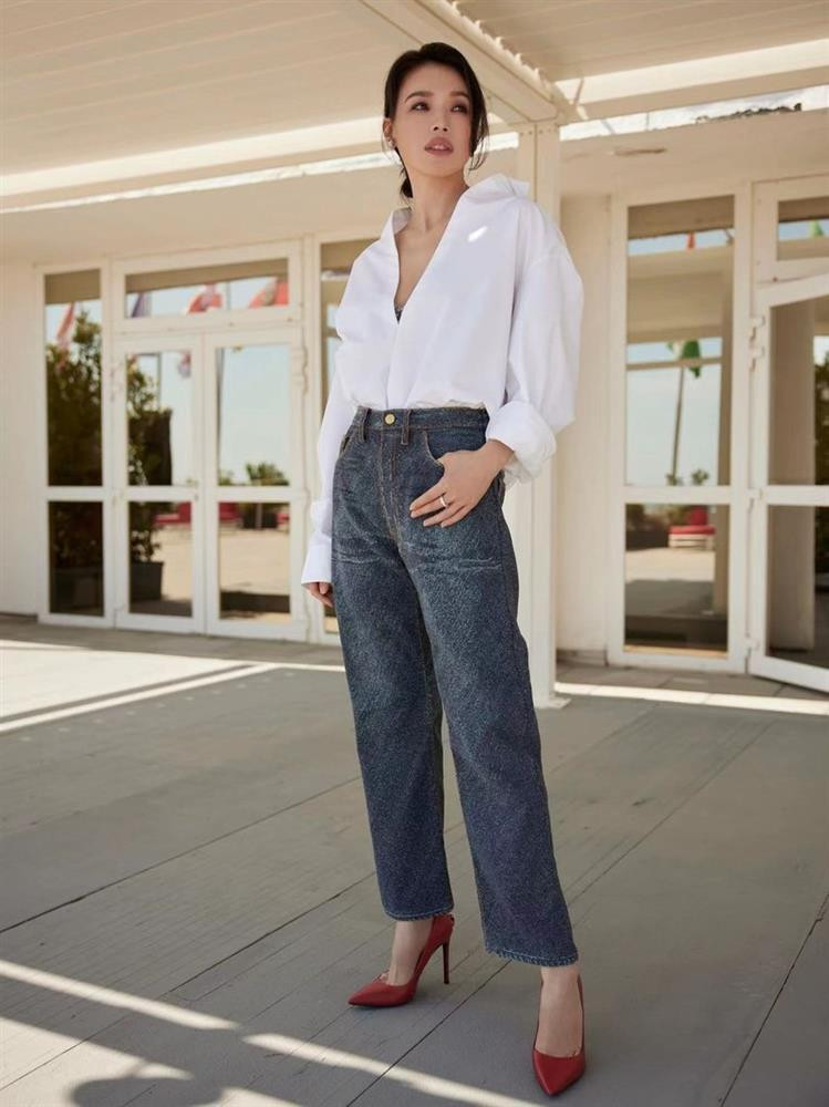 Phong cach tre trung, ngot ngao cua Thu Ky o tuoi 50