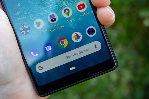 Dung lượng pin 3.580 mAh, tích hợp sạc nhanh.