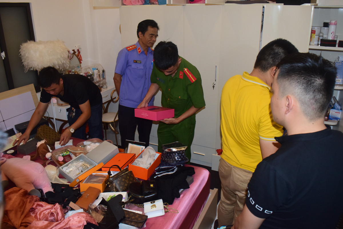 Đánh cắp mã OTP ngân hàng, chiếm đoạt hơn 100 tỉ đồng của người bán hàng online - Hình 2 Danh cap ma OTP ngan hang, chiem doat hon 100 ti dong cua nguoi ban hang online-Hinh-2