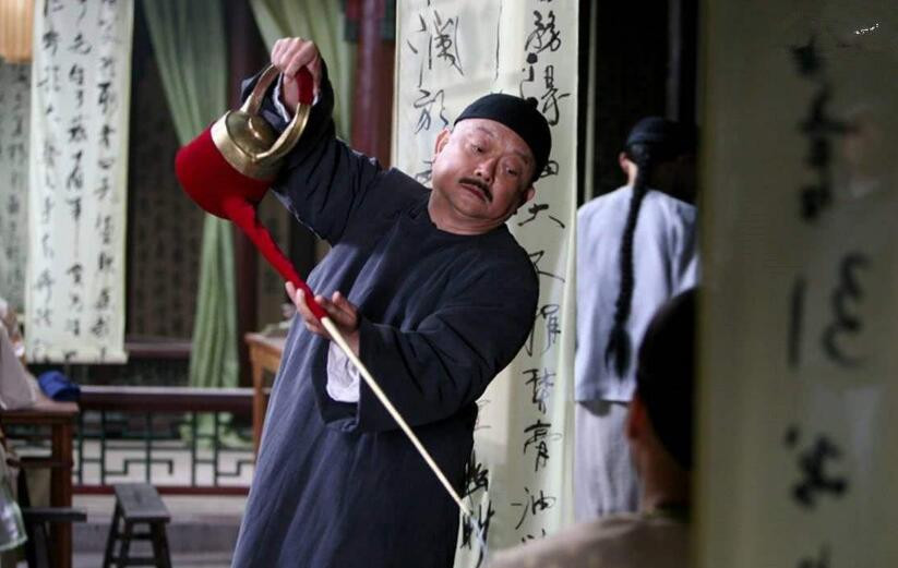 Hoa Than 3 tuoi mat me, ngheo tung, gap Can Long bong doi doi