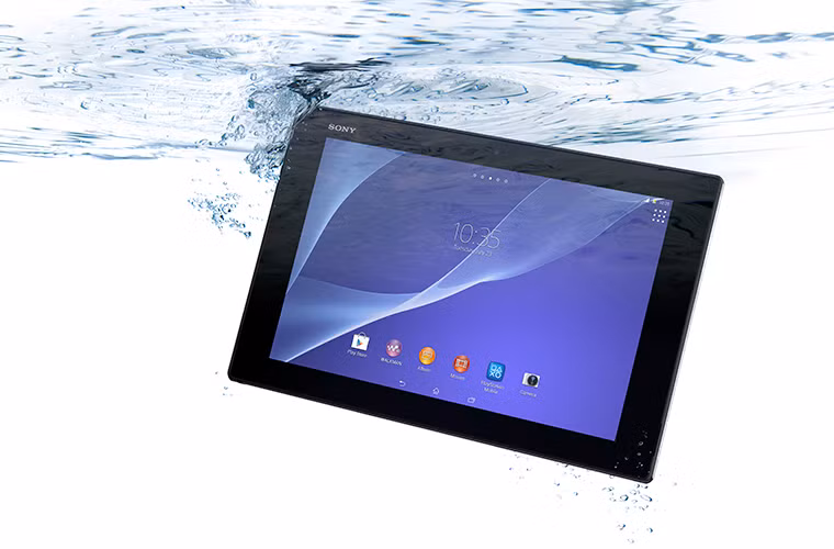 Đứng thứ 2 trong danh sách là Sony Xperia Z2, với thiết được nhiều người đánh giá cao hơn so với Galaxy Tab S. Đặc biệt, chiếc máy tính bảng của Sony có khả năng chống nước, cho phép bạn có thể sử dụng ở trong nhà tắm hay nhà bếp mà không phải lo lắng đến chuyện hư hỏng.