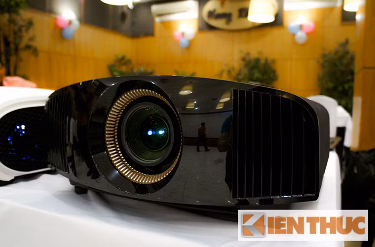 Sony hiện có rất nhiều dòng máy chiếu 4K hướng tới người dùng gia đình.