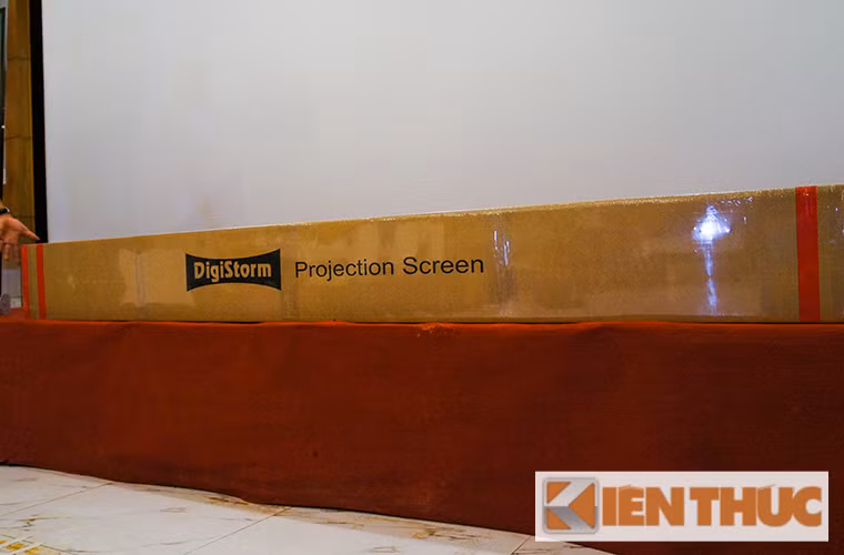 Màn hình DigiStorm cũng xuất hiện tại chương trình, và gây ấn tượng mạnh với kích thước lên tới 240-inch, và được chế tạo theo chuẩn màn hình siêu rộng 21:9 dành cho điện ảnh.