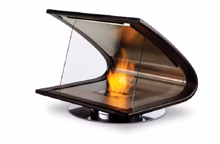 Lò sưởi Zeta có giá 10.900 USD. Thiết kế an toàn và bắt mắt, chiếc lò sưỡi dễ thương này giúp không khí trong phòng của bạn ấm cúng hơn. Thêm vào đó, bạn có thể xách nó đi bất kì chỗ nào mình thích.