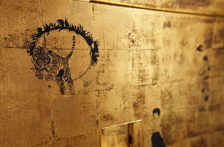 Với những hình tượng quen thuộc với người Á Đông, đặc biệt là người Trung Quốc.