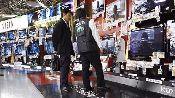 Nhân viên bán hàng chưa hẳn là kênh tham khảo tốt.