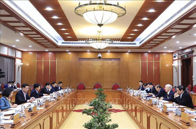 Tong Bi thu Nguyen Phu Trong chu tri hop Bo Chinh tri ve mot so van de quan trong-Hinh-2