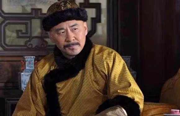 Tai sao trieu Thanh co rat nhieu than vuong nhung chang co ai dam tao phan?-Hinh-4