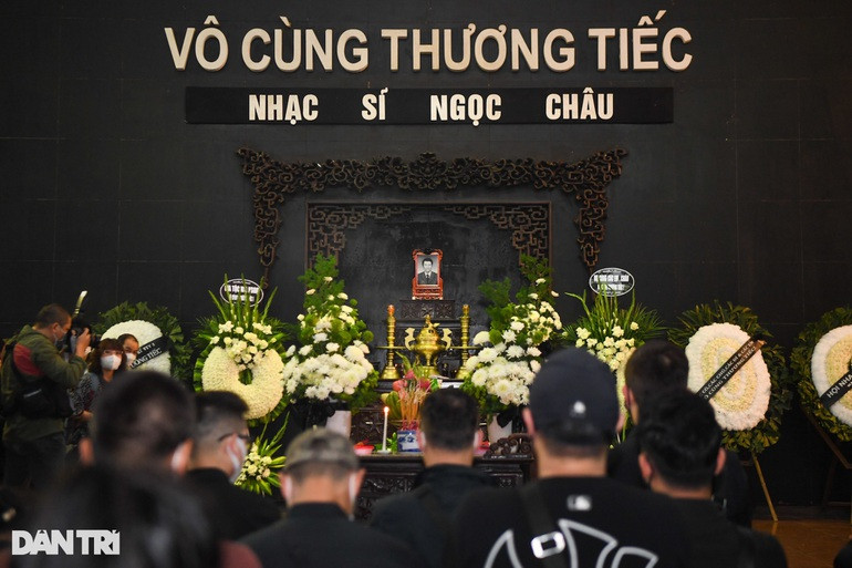 Khanh Linh khoc nghen trong gio phut tien biet anh trai - nhac si Ngoc Chau