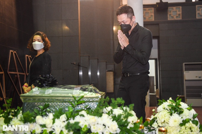 Khanh Linh khoc nghen trong gio phut tien biet anh trai - nhac si Ngoc Chau-Hinh-10