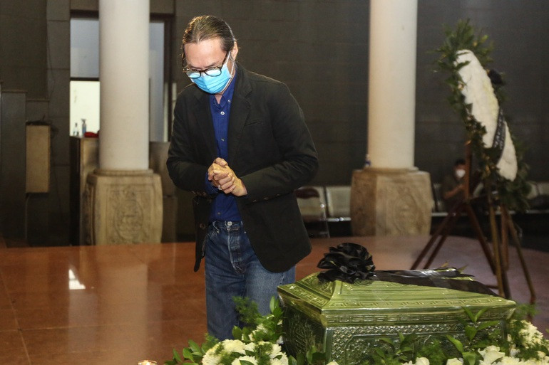 Khanh Linh khoc nghen trong gio phut tien biet anh trai - nhac si Ngoc Chau-Hinh-11