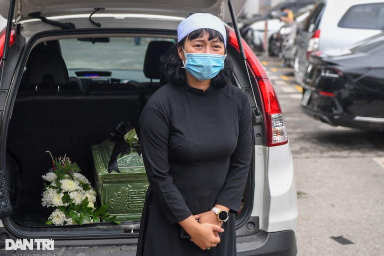 Khanh Linh khoc nghen trong gio phut tien biet anh trai - nhac si Ngoc Chau-Hinh-20