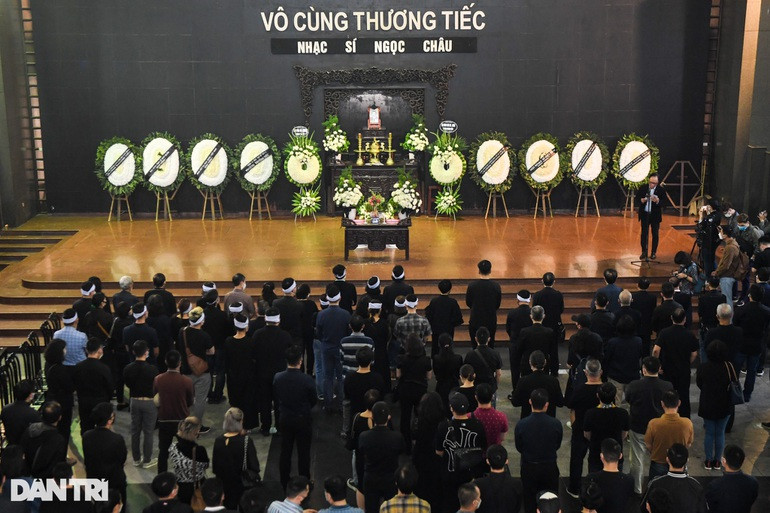 Khanh Linh khoc nghen trong gio phut tien biet anh trai - nhac si Ngoc Chau-Hinh-18