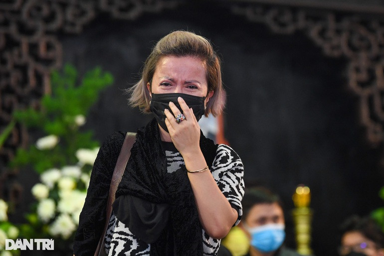 Khanh Linh khoc nghen trong gio phut tien biet anh trai - nhac si Ngoc Chau-Hinh-9