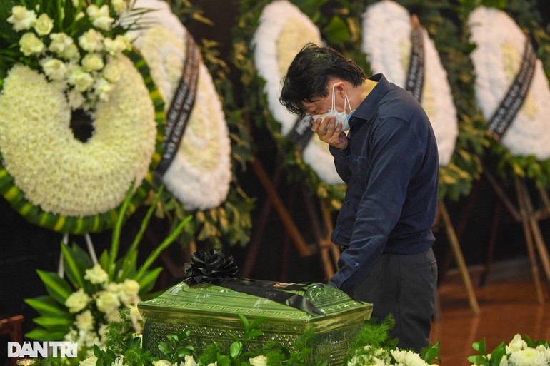 Khanh Linh khoc nghen trong gio phut tien biet anh trai - nhac si Ngoc Chau-Hinh-8