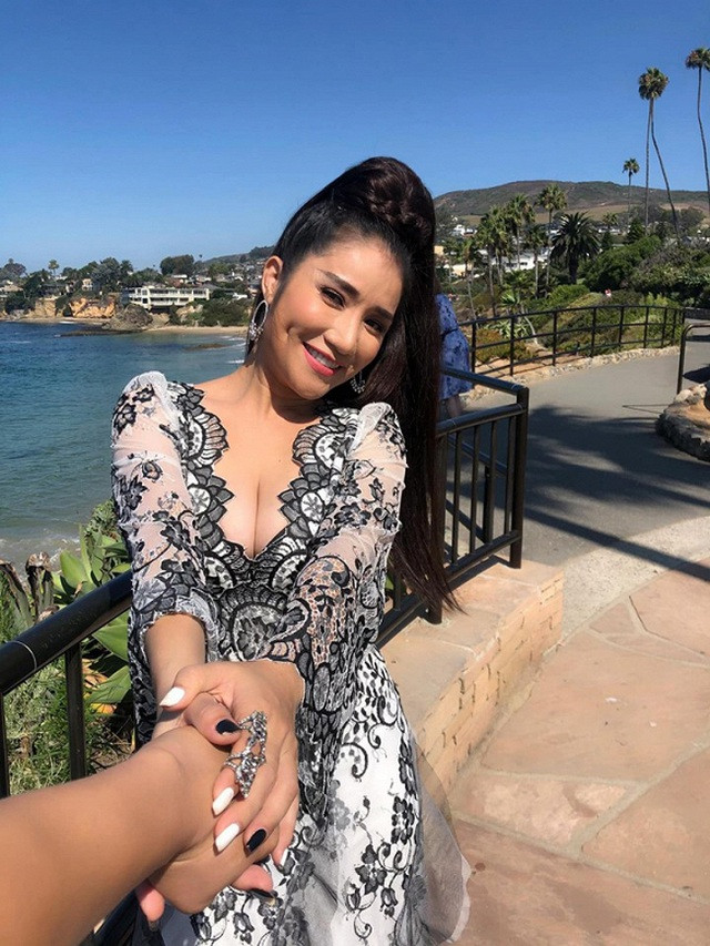 MC Cat Tuong: Dai gia dau co ngu... lay ba son son lam gi-Hinh-6