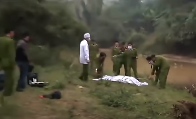 Nạn nhân được xác định là chị Nguyễn Thị Thu Hường (SN 1983, trú tại phường Nguyễn Thái Học, TP Yên Bái). Hường đến tạm trú tại xã Khánh Hòa từ tháng 9/2014, làm nghề thu mua củ sắn tươi.