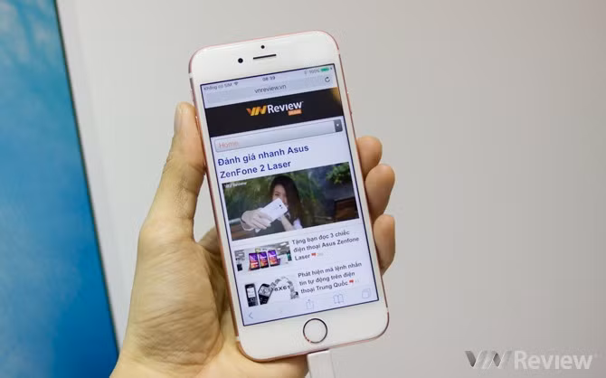 Chiếc iPhone 6s này về cơ bản vẫn giữ nguyên thiết kế của iPhone 6