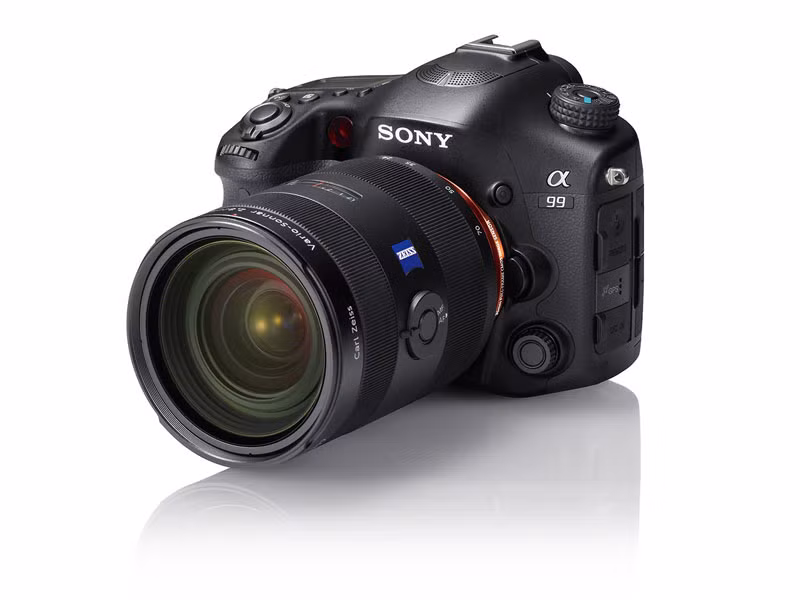 10. Sony Alpha A99 (giá: 3.300 USD - tương đương 74,02 triệu đồng).