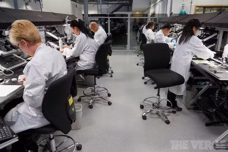  Không có các băng tải tự động trong dây chuyền sản xuất của vertu. 