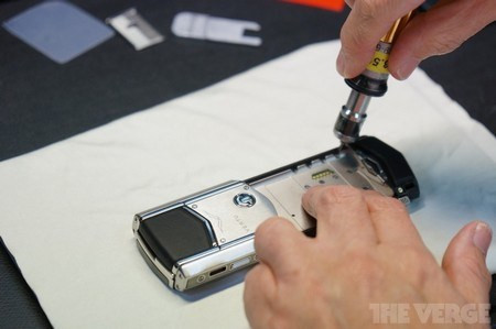  Các ốc vít với kích cỡ khác nhau sử dụng cho quá trình lắp ráp sản phẩm. 