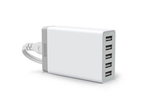  3. Anker 40W, 5 cổng sạc USB. Được nâng cấp với 5 cổng sạc, bạn có thể sạc từ máy tính bằng thiết bị Anker. Dòng điện chạy qua lên tới 8 ampe, mỗi cổng 2,1 ampe và mạch điện được điều chỉnh sao cho phù hợp với thiết bị.