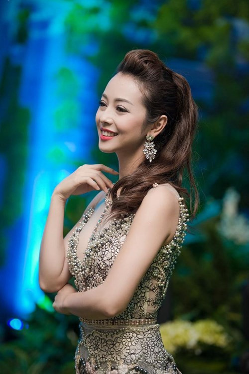 Sau khi sinh con thứ hai, Jennifer Phạm đã bắt đầu quay trở lại với công việc MC và rất đắt show.