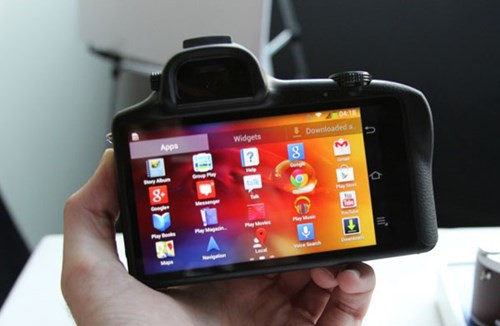 1. Hệ điều hành Android ban đầu được thiết kế để trở thành hệ điều hành cho máy ảnh kỹ thuật số:Googlemua lại hệ điều hành Android vào năm 2005, trong thời gian đó, nền tảng này được giới thiệu bởi Andy Rubin như là “giải pháp mã nguồn mở cho các thiết bị cầm tay”. Một năm trước đó, Rubin phát triển Android như hệ điều hành dành cho máy ảnh kỹ thuật số.