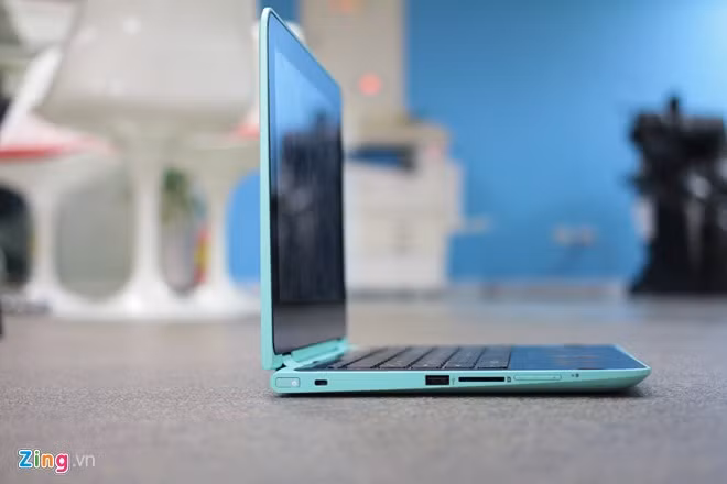 Model này được trang bị bộ vi xử lý Intel Bay Trail, RAM 4 GB,ổ cứng 500 GB. Mức cấu hình này không cao nhưng đáp ứng đủ nhu cầu công việc và giải trí cơ bản của người dùng,