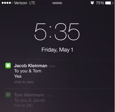  Giảm số lượng thông báo trên màn hình khoá. Thanh thông báo trên màn hình khoá giúp người dùng cập nhật những tin tức mới nhanh nhất nhưng cũng ngốn không ít pin. Nếu cảm thấy một trong những thông báo đó không cần thiết, người dùng nên truy cập Settings > Notifications. Tại đó, bạn có thể chọn hiển thị hoặc tắt thông báo từng ứng dụng trên màn hình khoá.