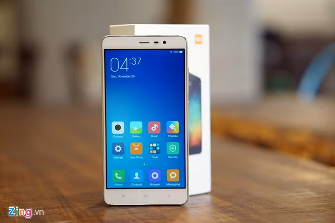 Redmi Note 2 trang bị màn hình 5,5 inch độ phân giải 1.080 x 1.920 pixel, chip MediaTek Helio X10 tốc độ 2.0 GHz. Phiên bản16 GB cóRAM 2 GB.Bản dùng RAM 3 GB códung lượng 32 GB.