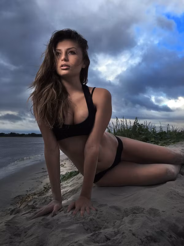 Mỗi bức ảnh được xử lý hậu kỳ đơn giản bằng Photoshop.