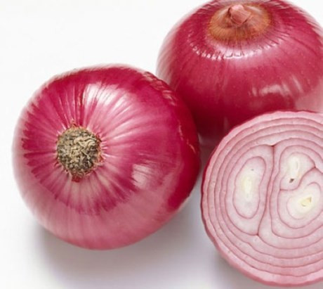 Tổ chức y tế Thế giới WHO thừa nhận hành củ giúp làm giảm các triệu chứng như ho, hen suyễn, tắc nghẽn và viêm đường hô hấp.